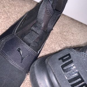 Women Pumas ignite training shoes ❤️